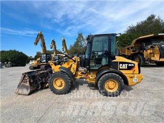 CAT 907 H2 Kolesové nakladače