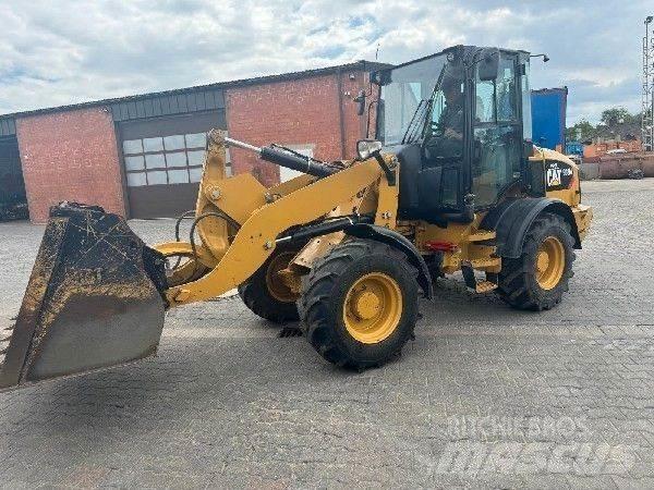 CAT 908 Kolesové nakladače