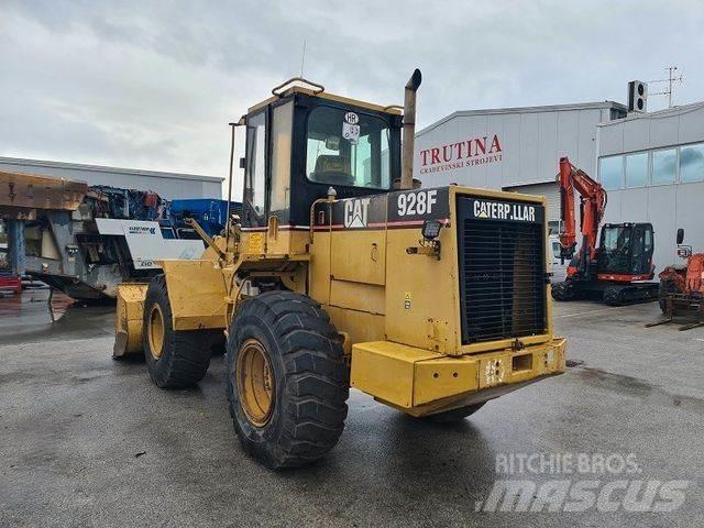 CAT 928F Kolesové nakladače