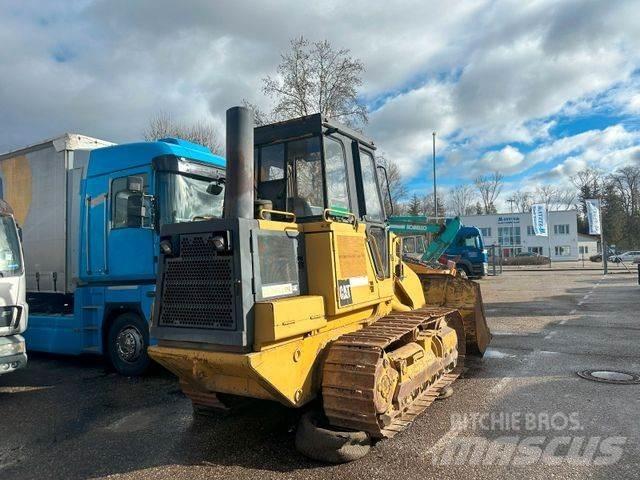 CAT 953 Pásové dozéry