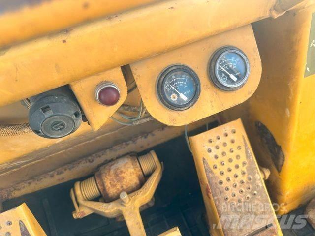 CAT 953 Pásové dozéry
