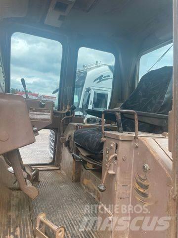 CAT D6D Pásové dozéry
