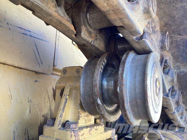 CAT D6T XL Stavebníctvo - ostatné