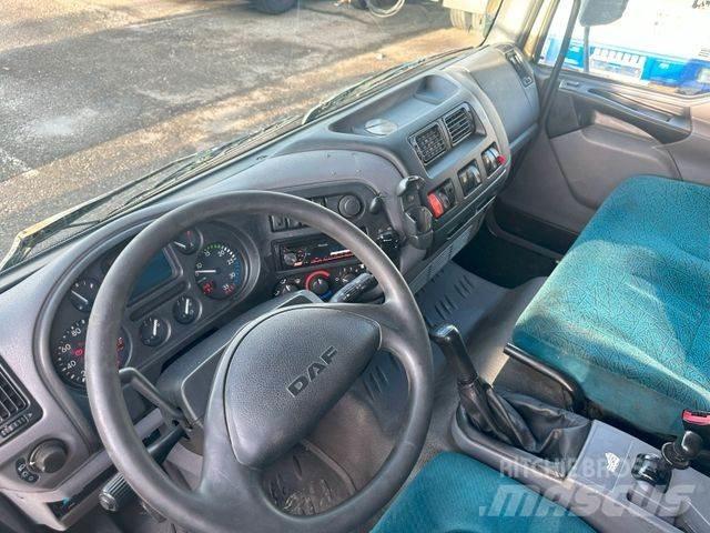 DAF FA45.220 Nákladné vozidlá s bočnou zhrnovacou plachtou