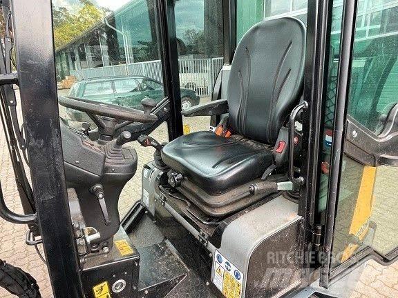 GiANT G2200 HD Kolesové nakladače
