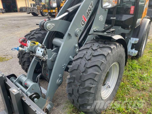 GiANT G5000 Kolesové nakladače