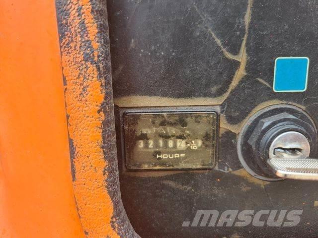 JLG 450 AJ - Kĺbové plošiny