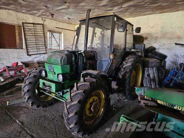 John Deere 1850 A Traktory