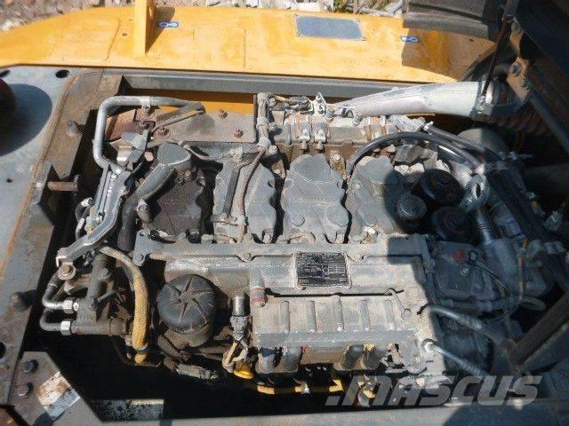 Liebherr R924 LC Pásové rýpadlá