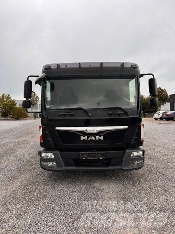 MAN 8.220 Nakladacia/sklápacia bočnica