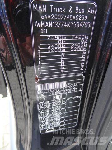 MAN TGL 8.220 BL Nákladné vozidlá s bočnou zhrnovacou plachtou