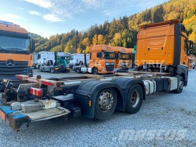 Mercedes-Benz 2542 Nákladné vozidlá bez nadstavby