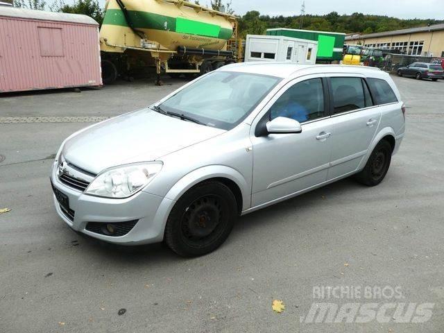 Opel Astra - Automobily