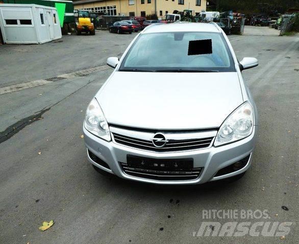 Opel Astra - Automobily