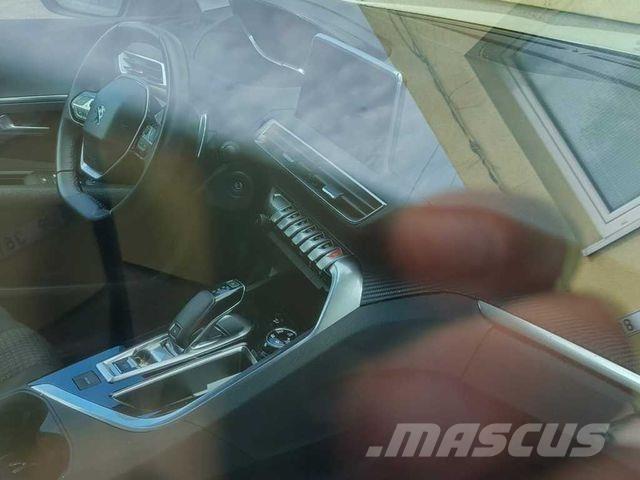 Peugeot 3008 Nakladacia/sklápacia bočnica