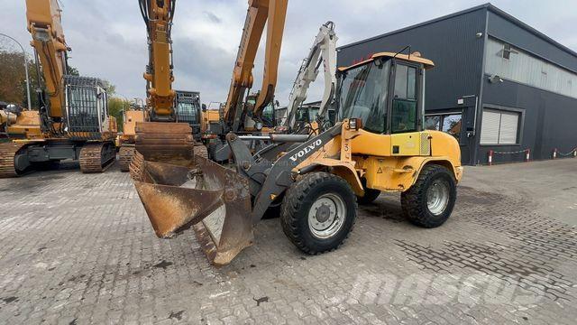 Volvo L30B Kolesové nakladače