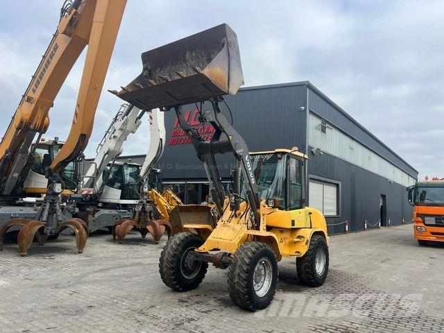 Volvo L30B Kolesové nakladače