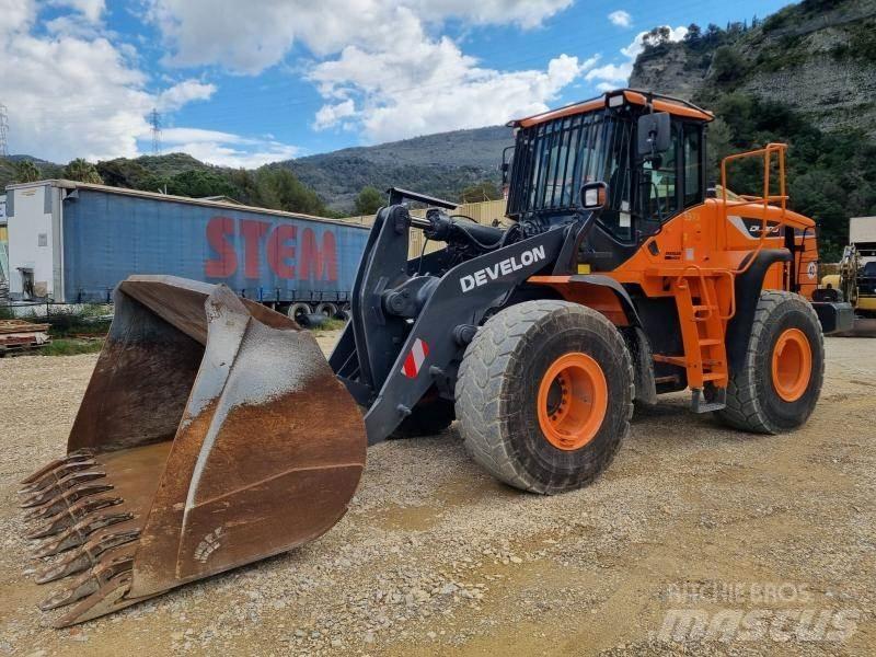 Doosan DL300 Kolesové nakladače