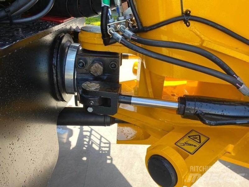 JCB TM 320 Teleskopické manipulátory