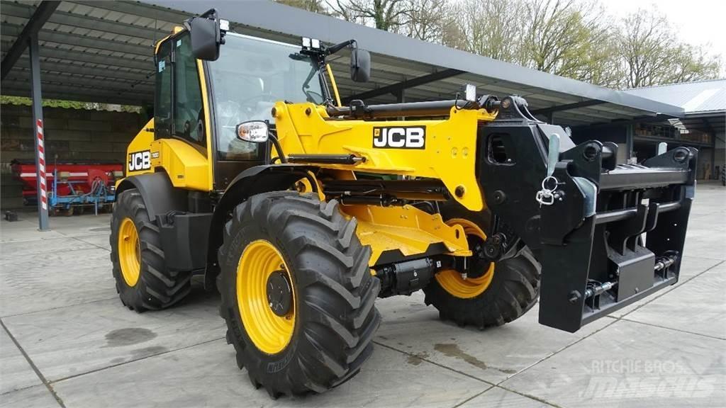 JCB TM 320 S Teleskopické manipulátory