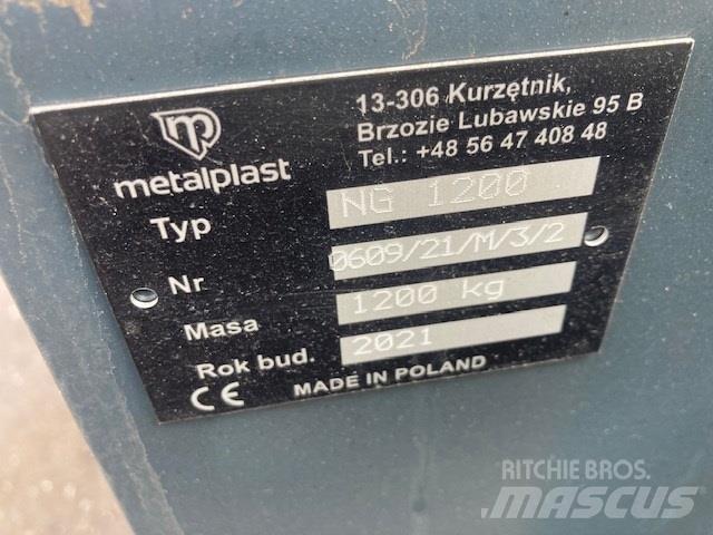  - - -  1500 KG Predné závažie