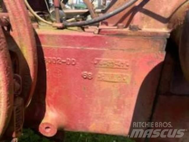 Farmall M Tractor Stavebníctvo - ostatné