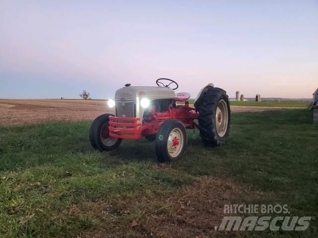 Ford 8 N Tractor Stavebníctvo - ostatné