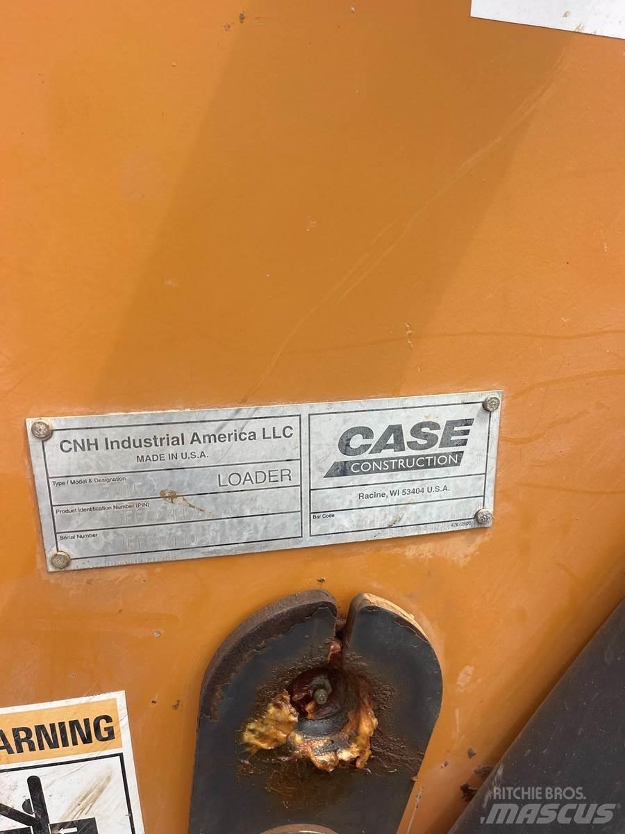 CASE 521F Kolesové nakladače