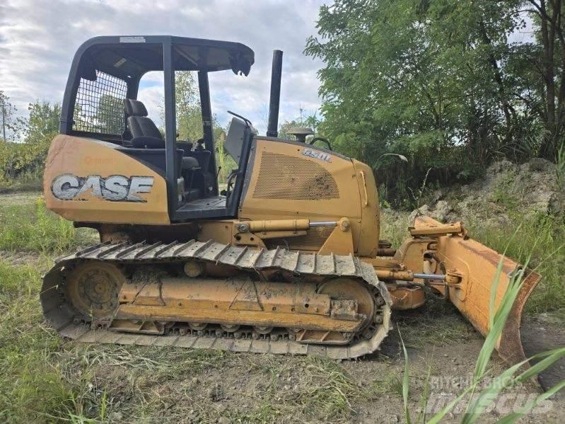 CASE 650L Pásové dozéry