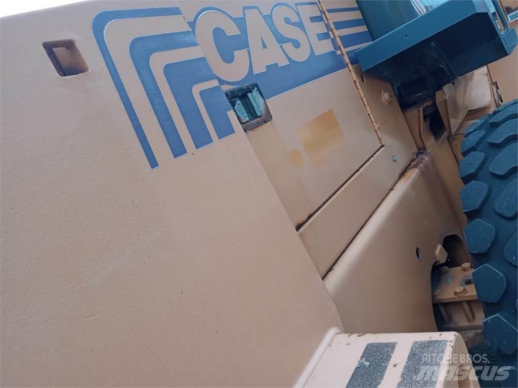 CASE 721C Kolesové nakladače