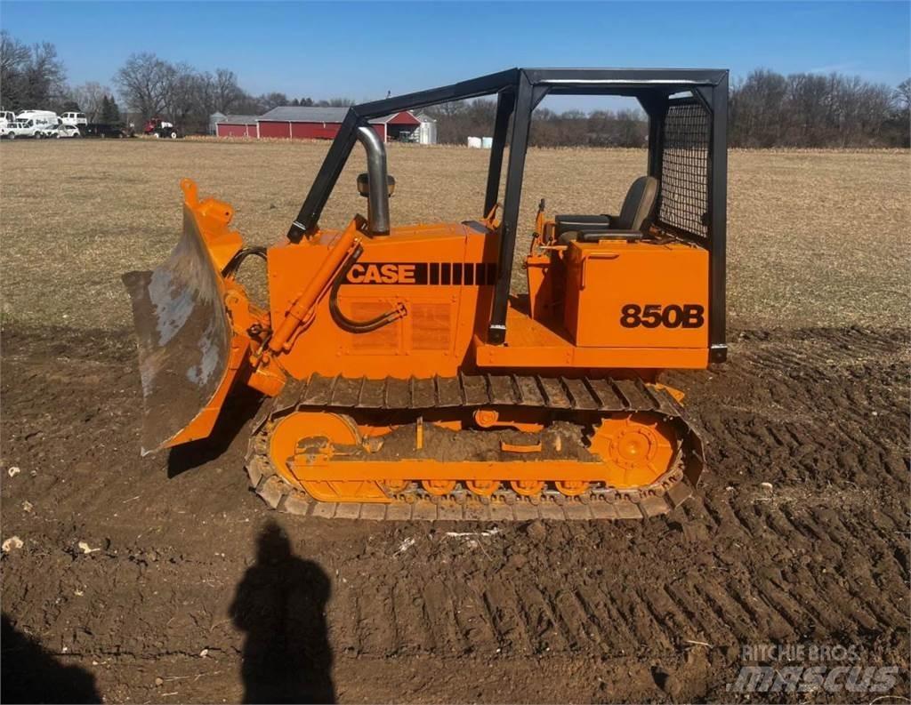 CASE 850B Pásové dozéry