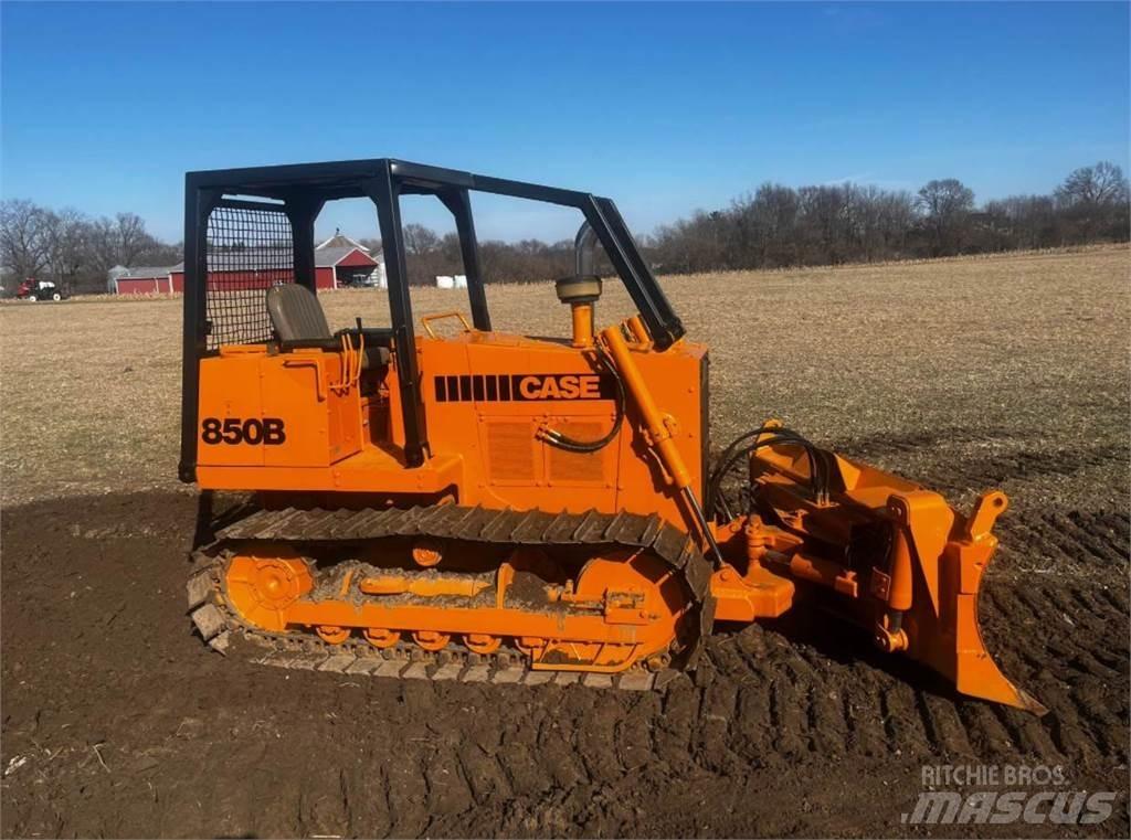 CASE 850B Pásové dozéry
