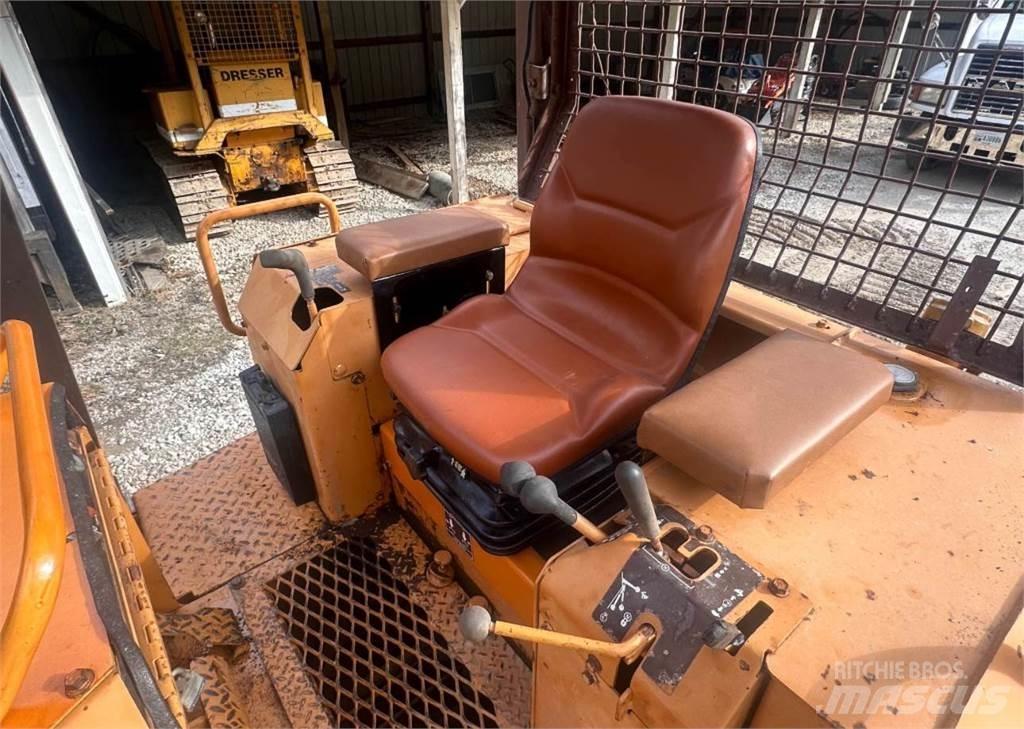 CASE 850E Pásové dozéry