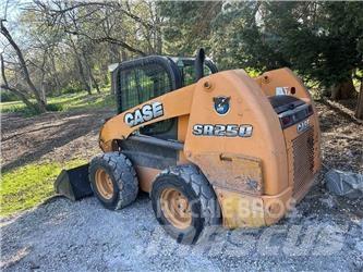 CASE SR250 Šmykom riadené nakladače