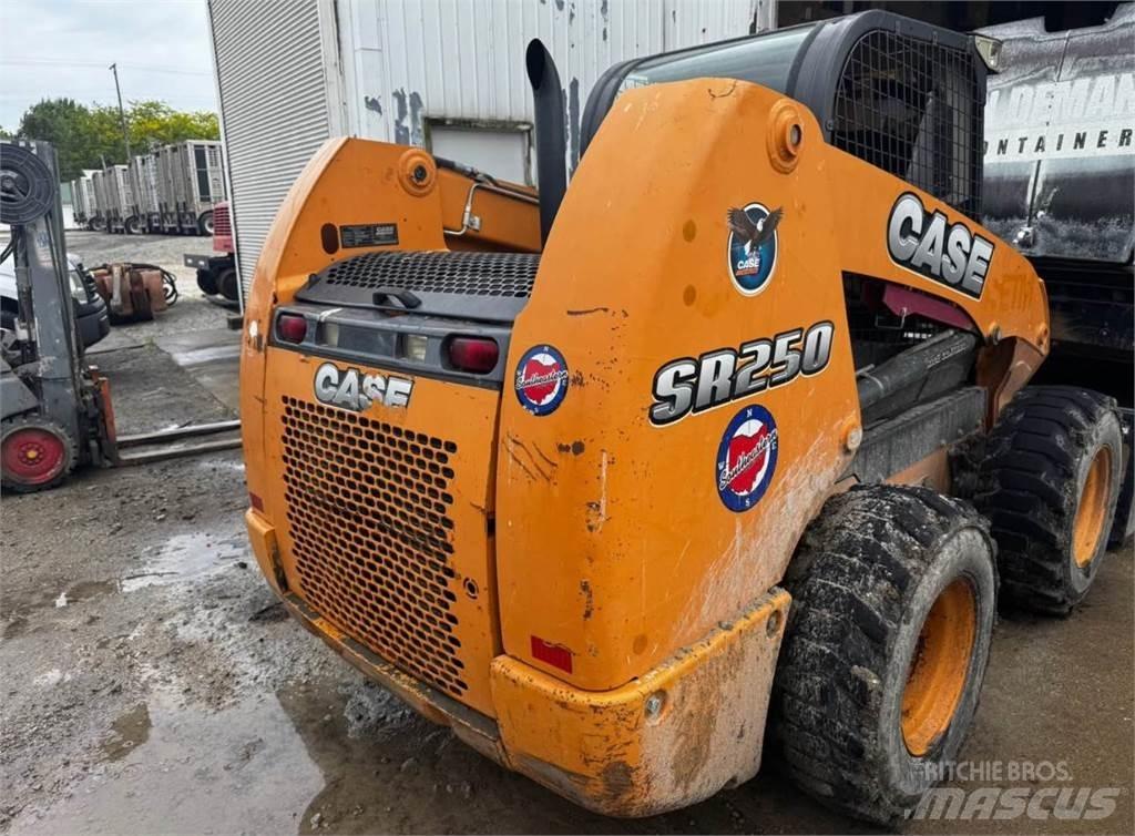 CASE SR250 Šmykom riadené nakladače