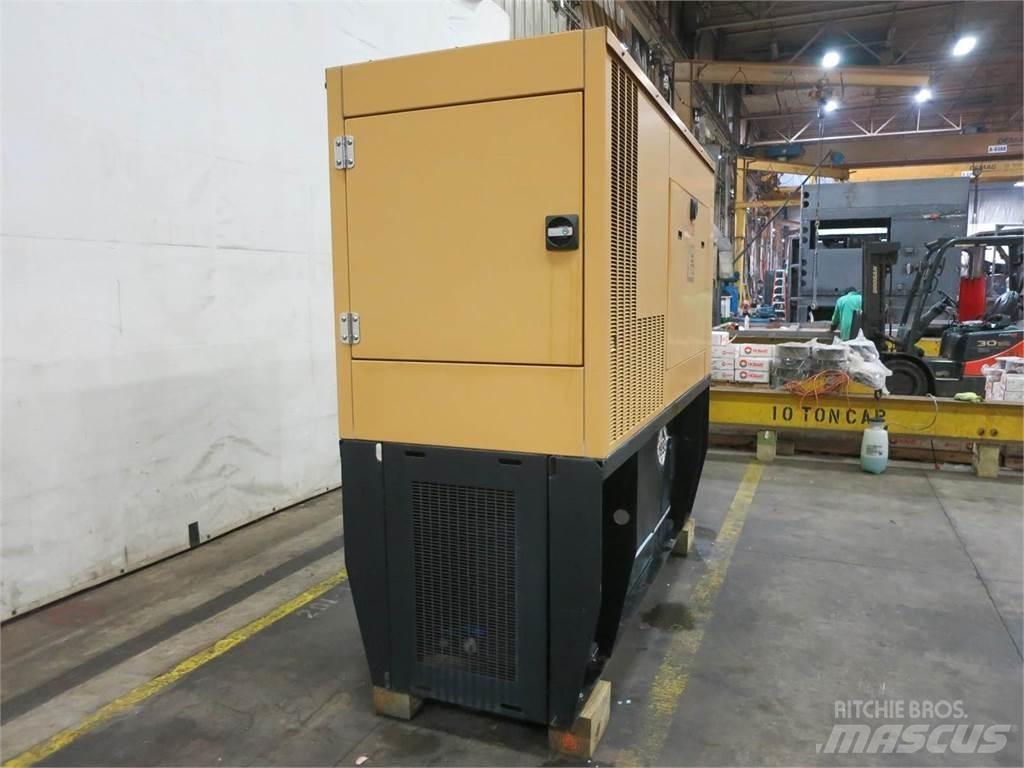 CAT 100 KW Naftové generátory