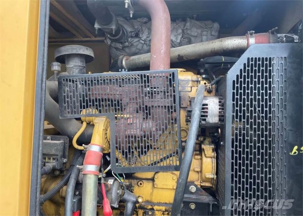 CAT 100 KW Naftové generátory