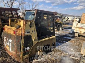 CAT 216B Šmykom riadené nakladače