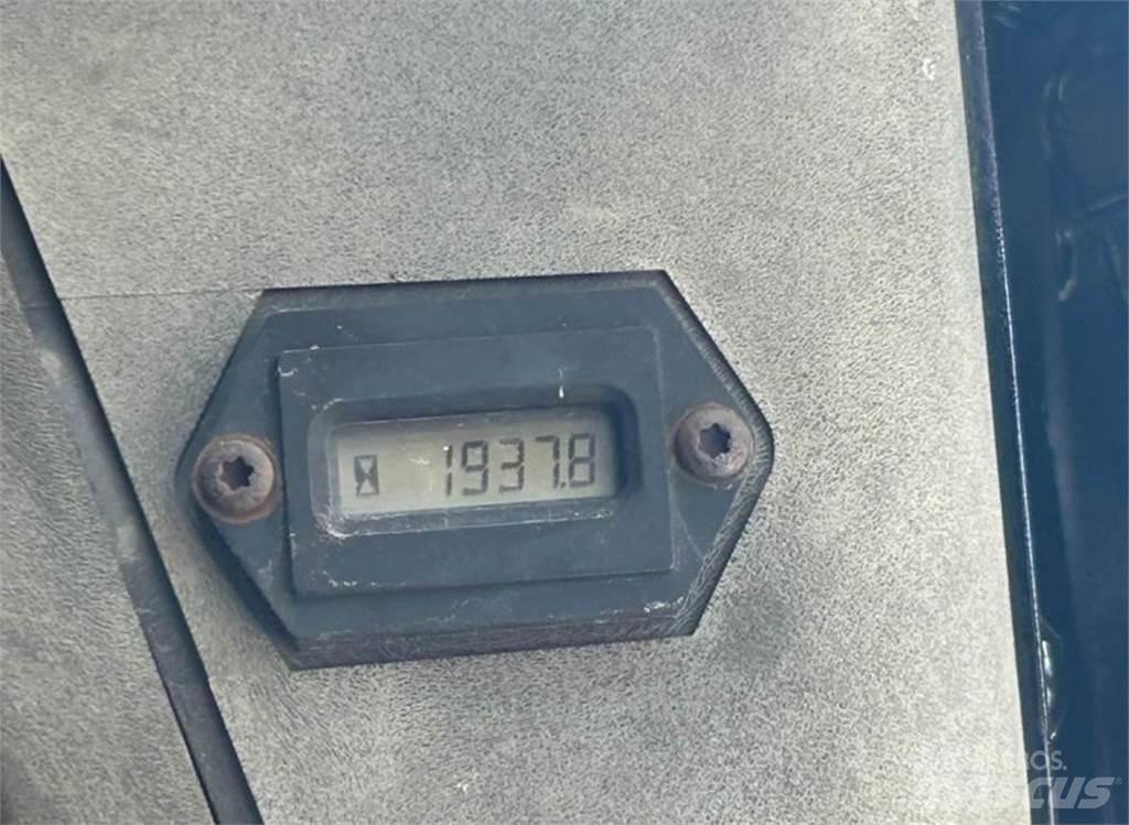 CAT 216B Šmykom riadené nakladače