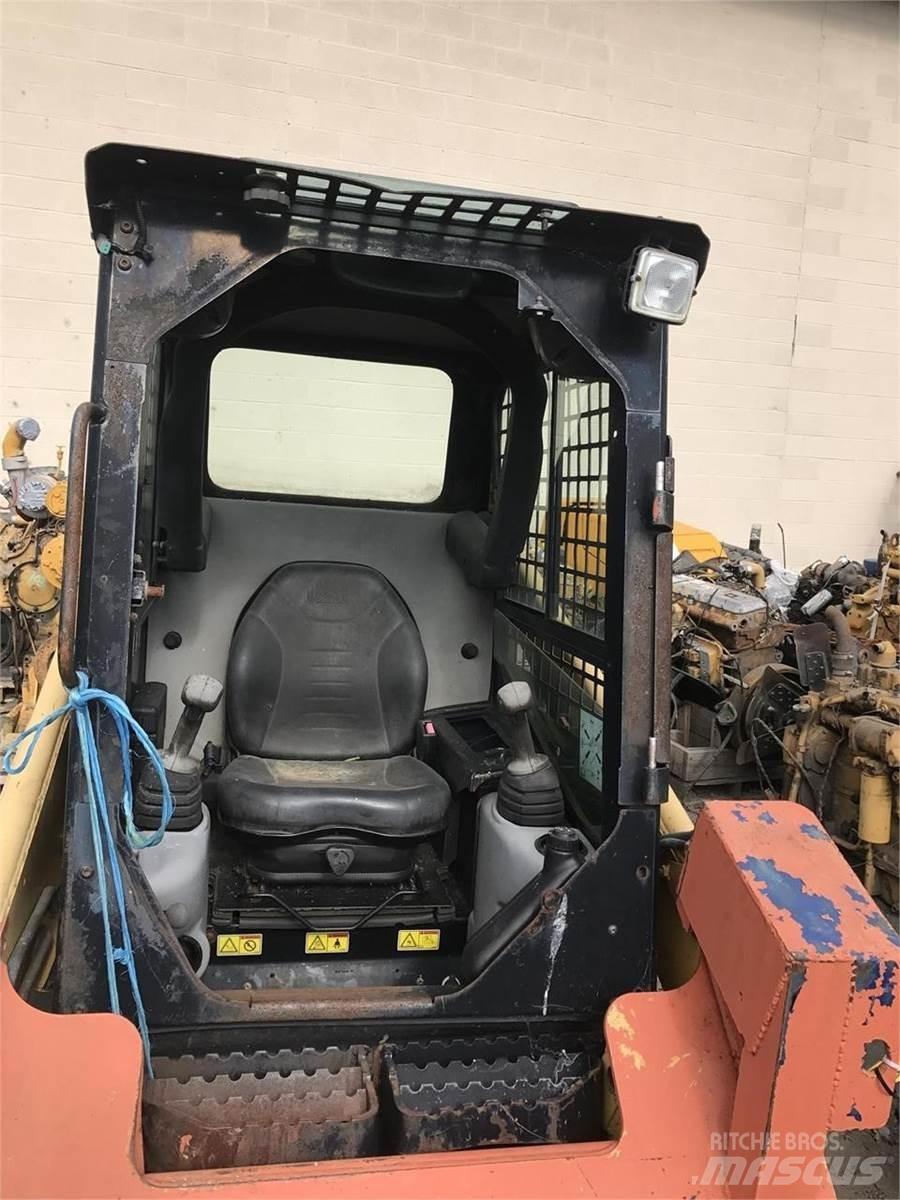 CAT 226B Šmykom riadené nakladače
