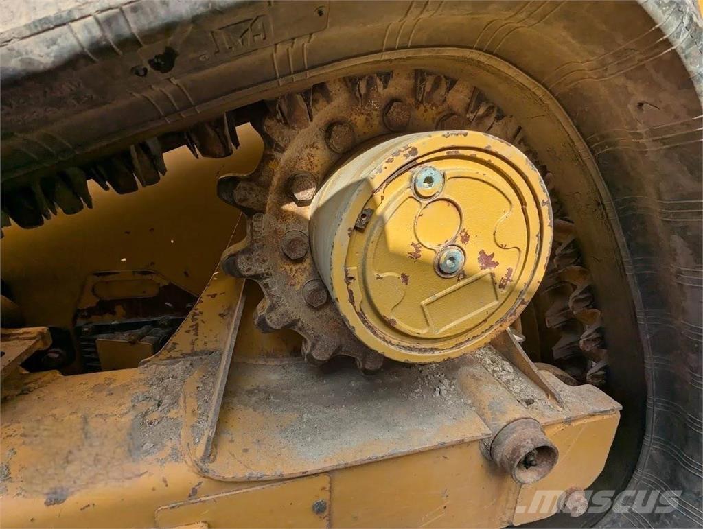 CAT 239D3 Šmykom riadené nakladače
