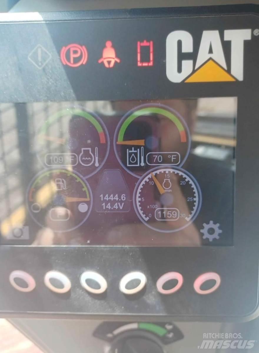 CAT 246D Šmykom riadené nakladače