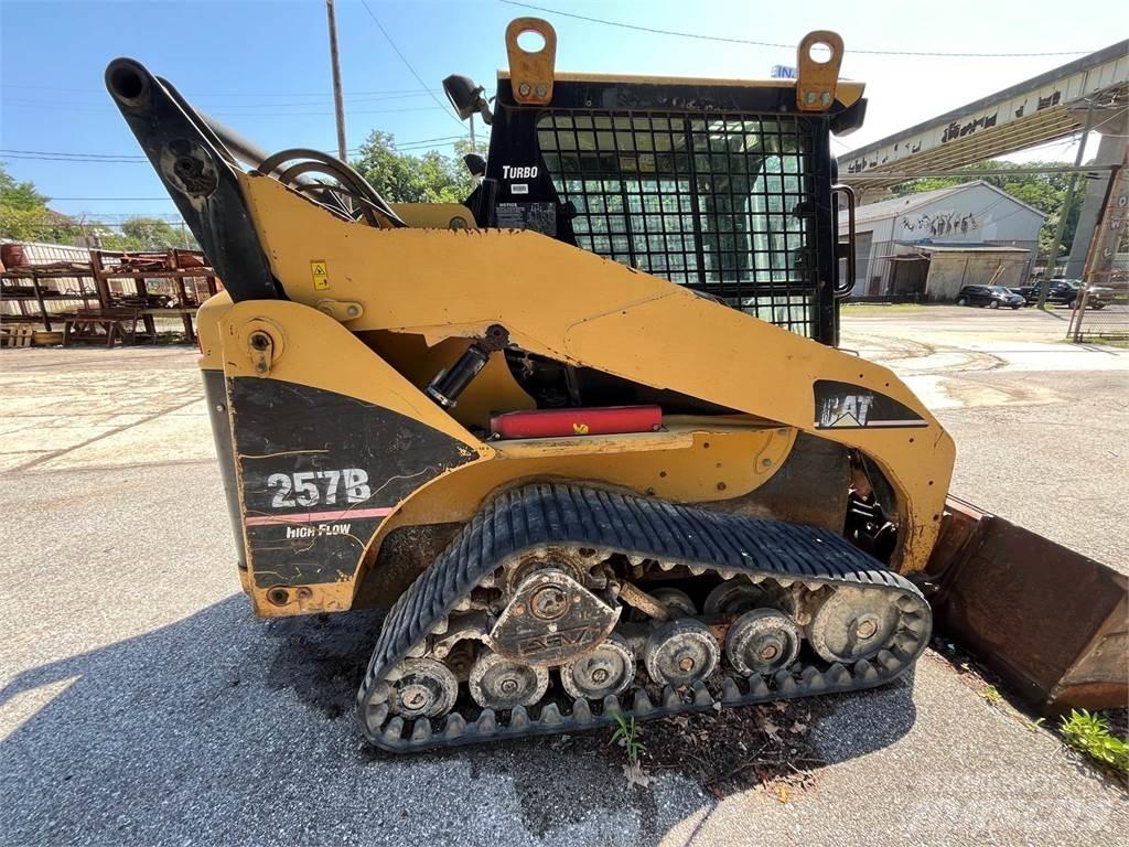 CAT 257B Šmykom riadené nakladače