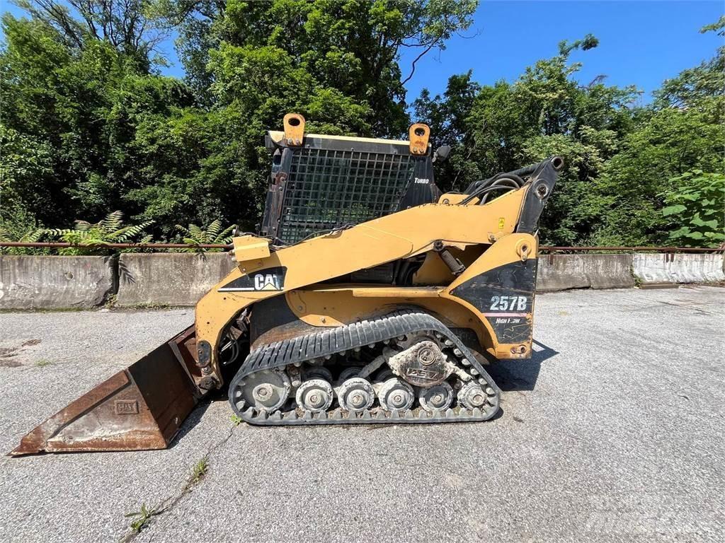CAT 257B Šmykom riadené nakladače