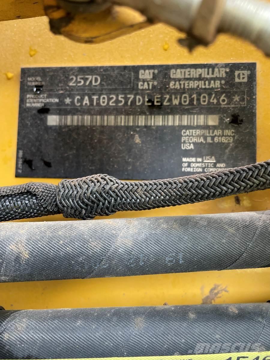 CAT 257D Šmykom riadené nakladače