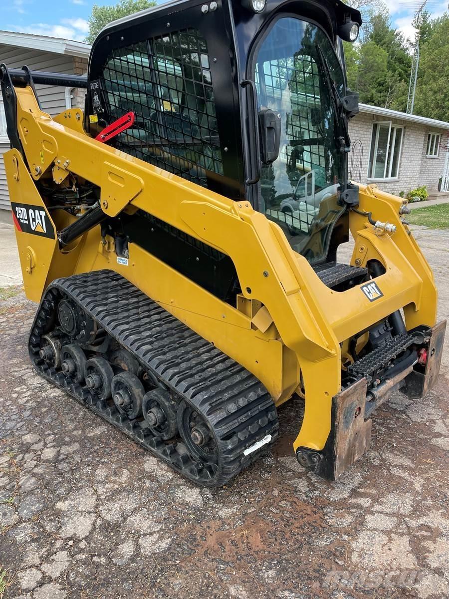 CAT 257D Šmykom riadené nakladače