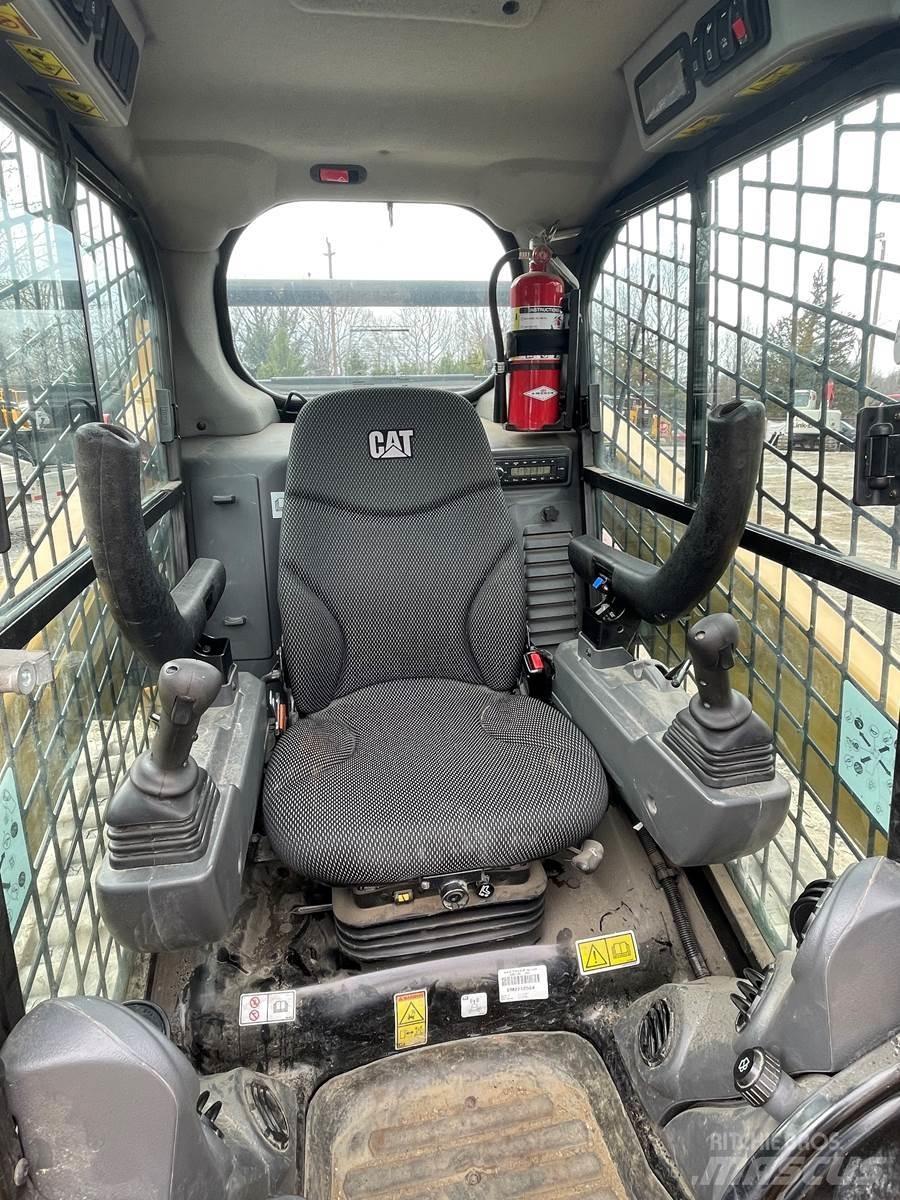 CAT 259D3 Šmykom riadené nakladače