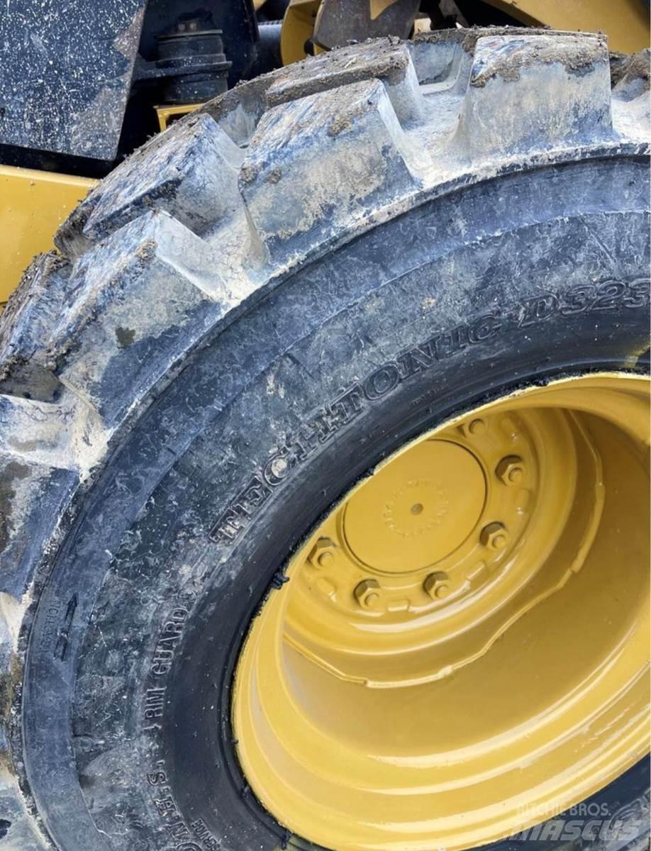 CAT 262D Šmykom riadené nakladače