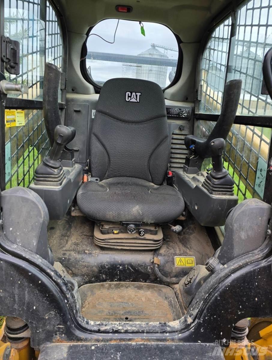CAT 262D3 Šmykom riadené nakladače
