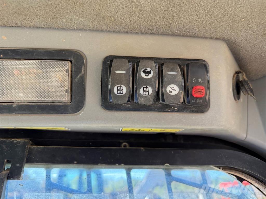 CAT 277D Šmykom riadené nakladače